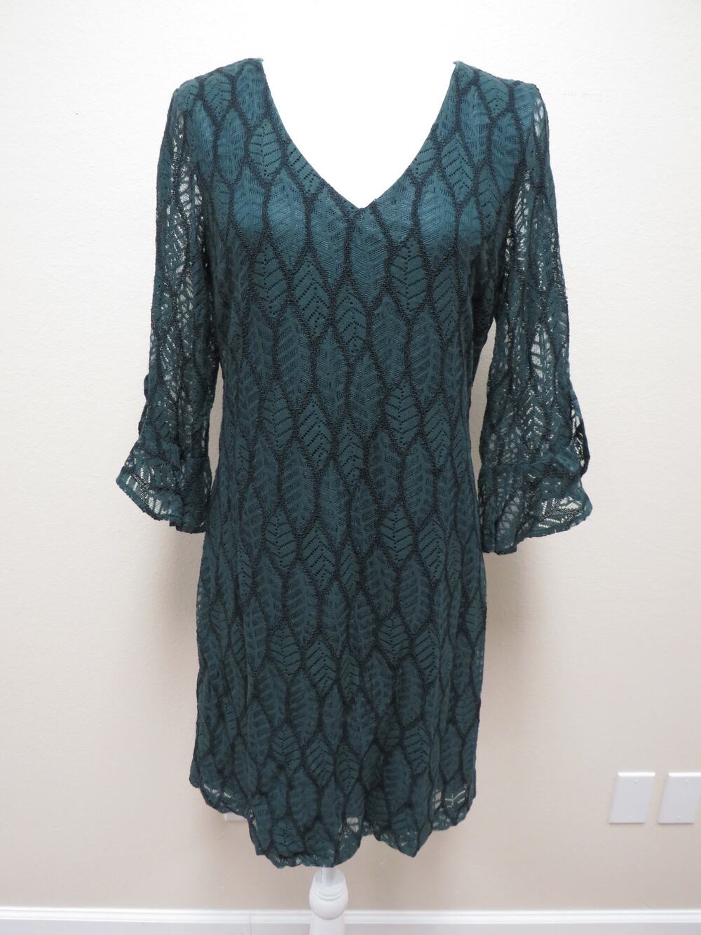 Karl Lagerfeld Paris Women's 8 Green Pine V Neck Lace Whimsigoth Dark Fairy